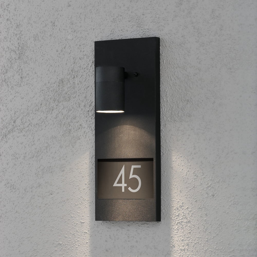 Stilvolle Wandleuchte Modena mit Hausnummer aus Aluminium in schwarz und Glas in klar, GU10 Fassung