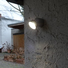 LED Wandleuchte im Hauseingangsbereich
