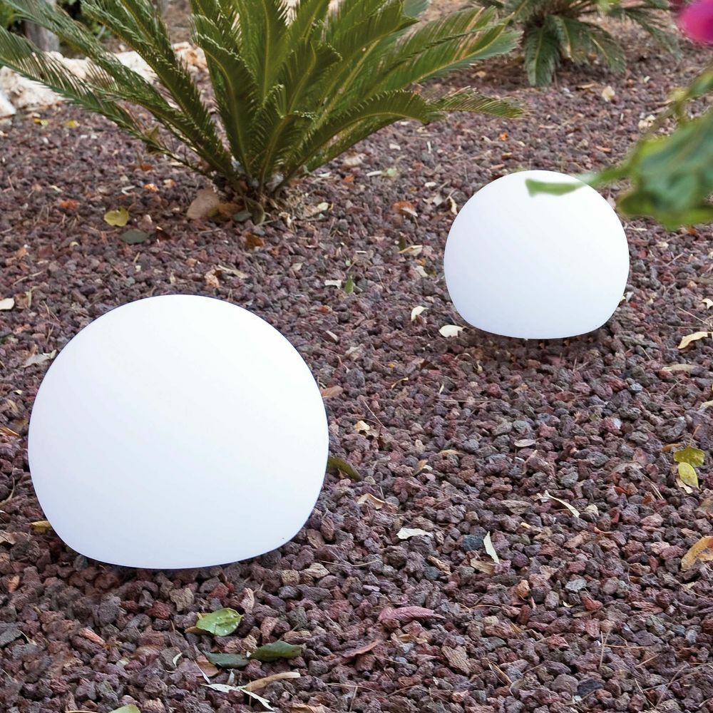 Zeitlose Gartenkugel Balda aus Polyethylen in weiß, Ø 400 mm, IP65, mit 2000 mm Kabellänge