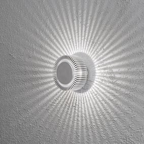 Effektvolle LED Wandleuchte Monza aus Aluminium in silber...
