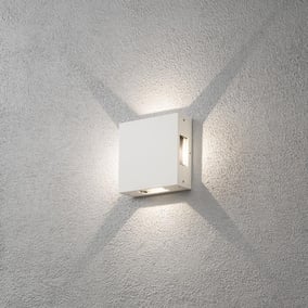 Moderne LED Wandleuchte aus Aluminium, Lichtstrahl in...