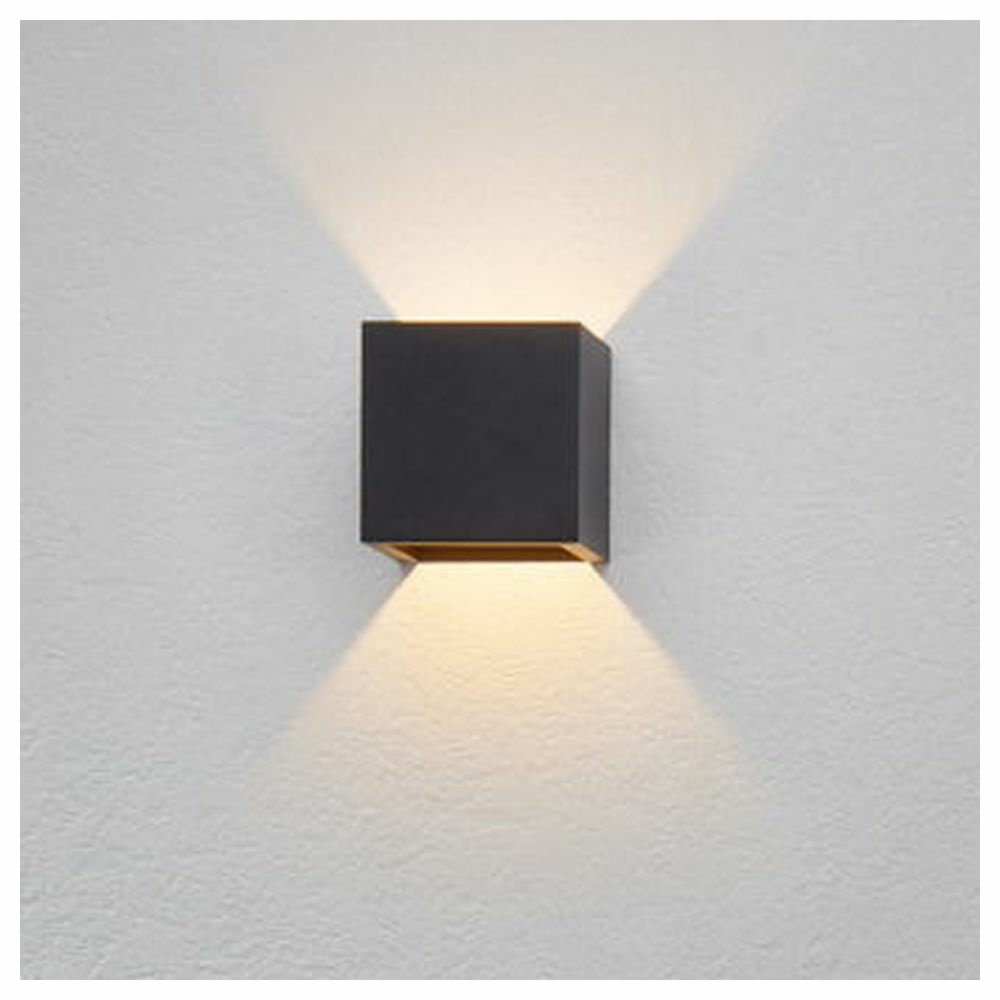 famlights | LED Wandleuchte Cube Aluminium in Anthrazit