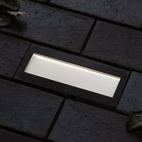 Innen- und Außenbeleuchtung für Garage und Carport | Solar Bodenstrahler